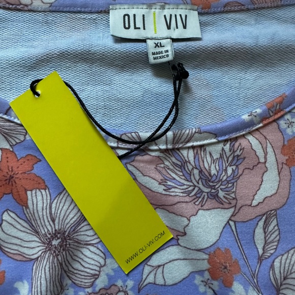NWT- Oli-Viv floral top - Picture 4 of 9